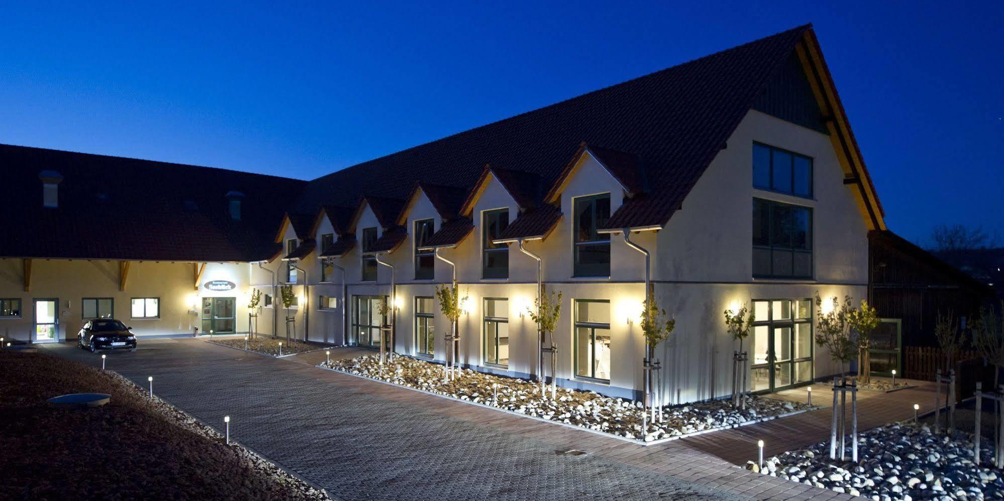 Apartments Golfpark Schlossgut Sickendorf Lauterbach  Exterior photo